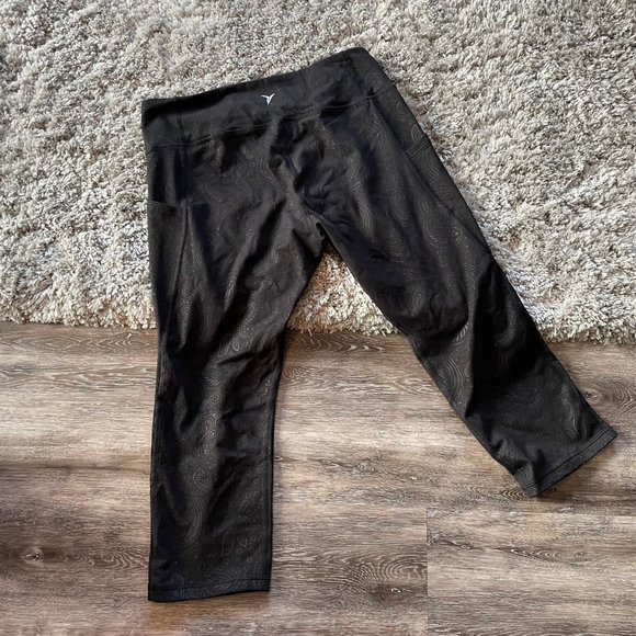 Old Navy Go-dry Active Black Leggings Size Large 3/4 Length with side mesh panel - Picture 3 of 7